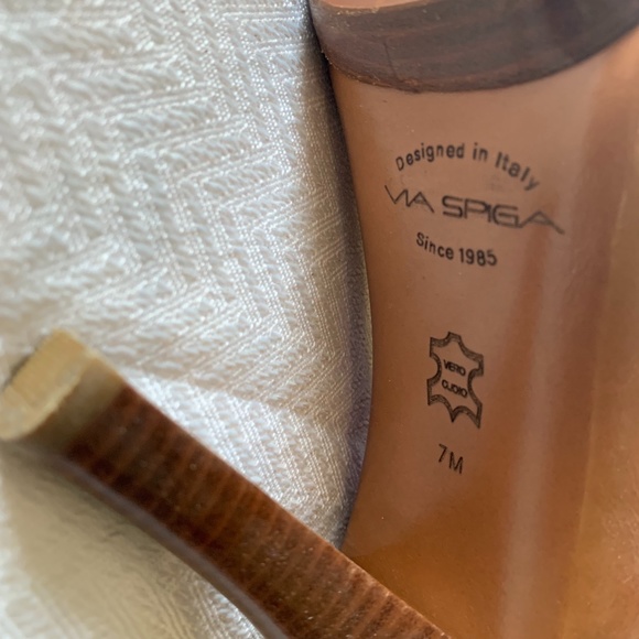 Via Spiga Cream Leather Platform Heels - Picture 6 of 8